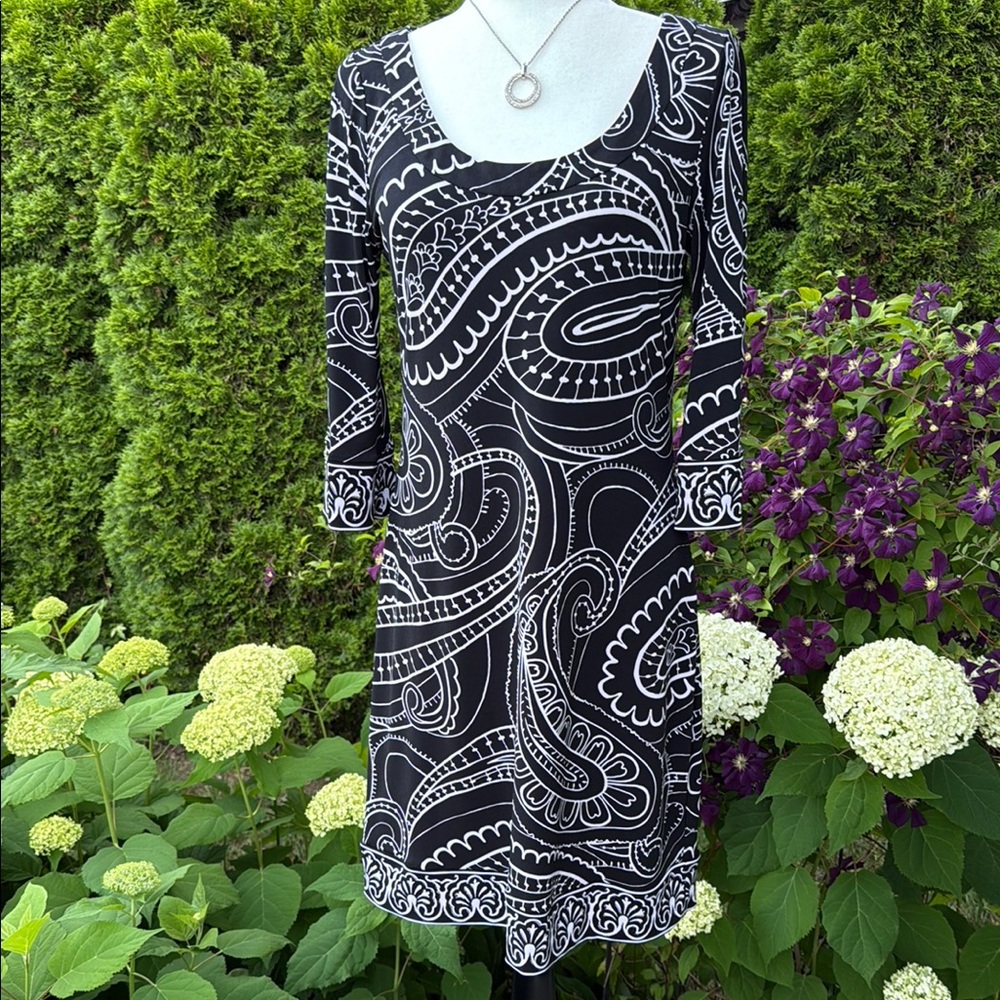 Vintage Elegant Black & White Paisley Dress Size 10 Great Stretch Easy Care